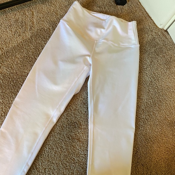 White Unicorn Luxe - Picture 2 of 3